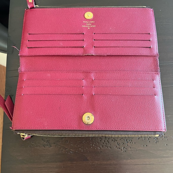 Authentic Louis Vuitton Adele Wallet **Discontinued** - Picture 2 of 7